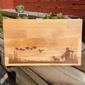 Planche à découper chasse – Chasseur et son chien, personnalisable