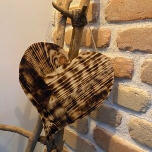 Coeur en bois aspect brûlé