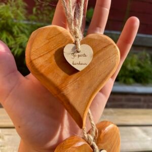 Coeur en bois porte-bonheur