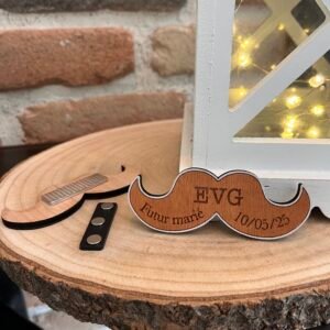 Badge EVG en bois – Futur marié + date