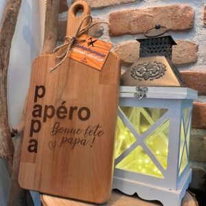 Cadeau Fête des Pères – Planche apéro en hêtre gravée