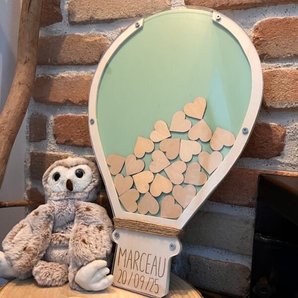 Livre d’or montgolfière en bois avec cœurs – Baptême, anniversaire, baby shower – Image 4