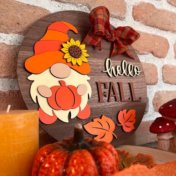 Décoration d’automne en bois avec gnome ❝ Hello Fall ❞ – Image 3